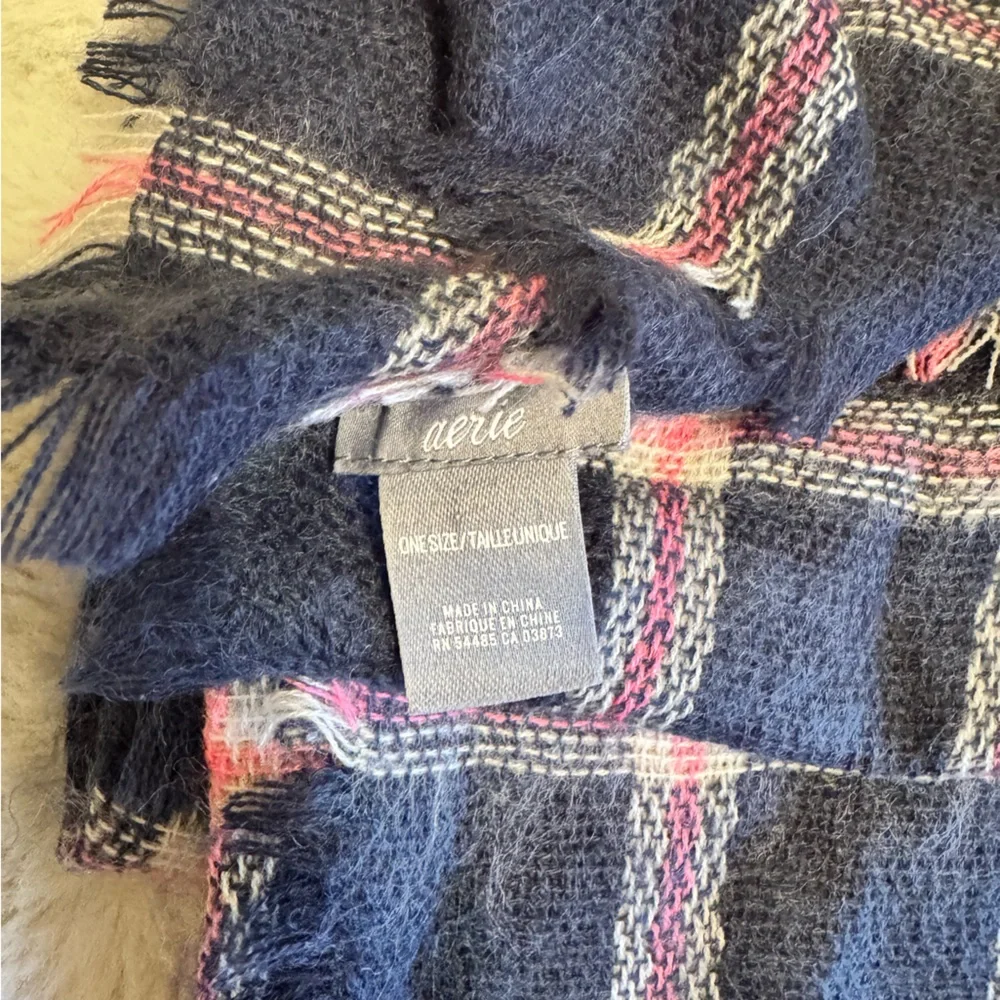 aerie Plaid Navy and Pink Woven Blanket Scarf